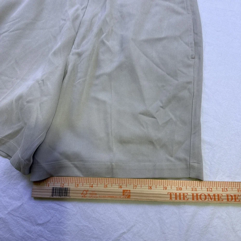 Tommy Bahama Relax Shorts Mens 30  100% Zip Fly Tan VACATION
